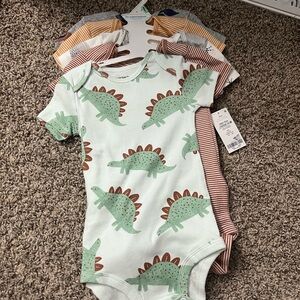 NWT Carters Baby Onesies Set Size 18-24 months